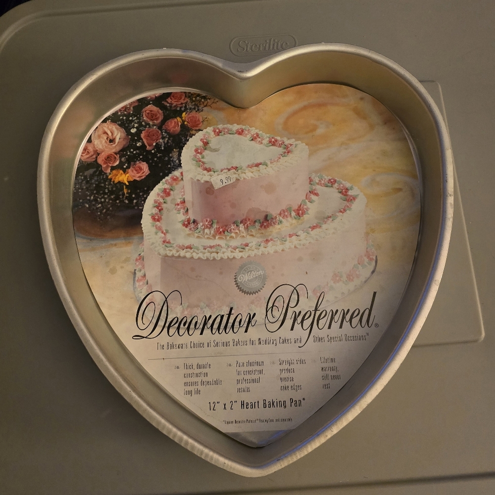 12" x 2" Heart Baking Pan